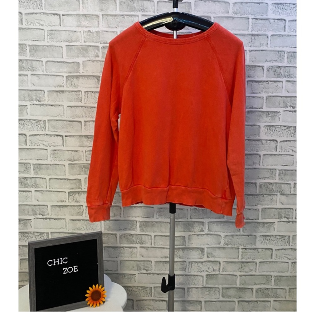 This is a Universal Thread sweater.
